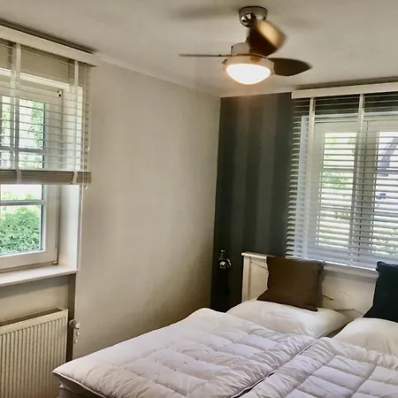 Achtern Diek Haus 13b 3 아파트